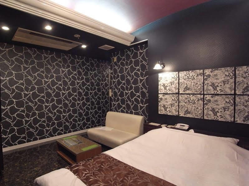 ホテル カルネヴァール 男塾ホテルグループ (Adults Only) Himeji Exterior foto